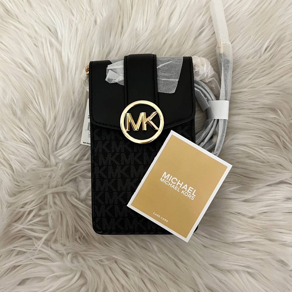 NWT Michael Kors phone xbody